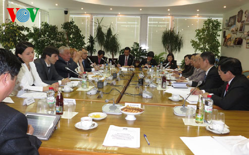 ສະພາຊົນເຜົ່າສະພາແຫ່ງຊາດຫວຽດນາມ ເຮັດວຽກຢູ່ ສະຫະພັນລັດເຊຍ